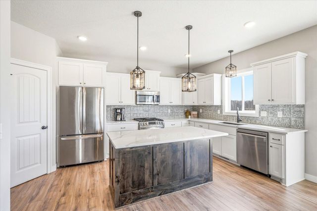 25686 Euclid Avenue, Wyoming, MN 55092