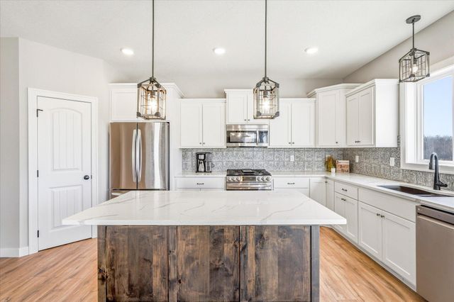 25686 Euclid Avenue, Wyoming, MN 55092