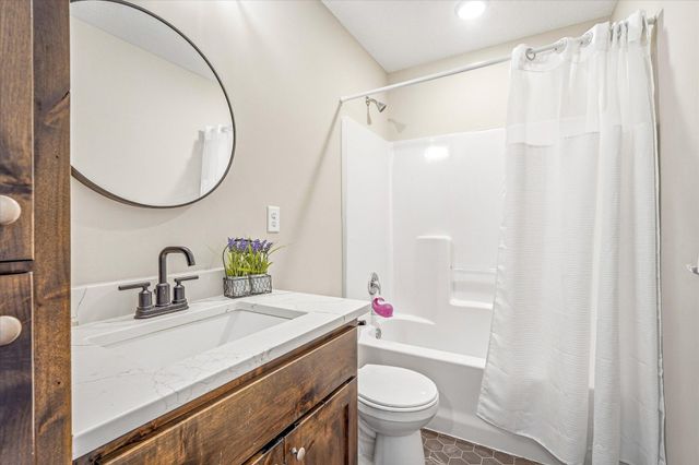 25686 Euclid Avenue, Wyoming, MN 55092