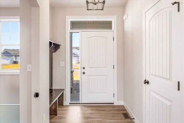 25686 Euclid Avenue, Wyoming, MN 55092