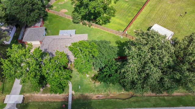 406 Caesars Circle, New Caney, TX 77357