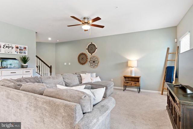 4266 SECRETARIAT ST, Harrisburg, PA 17112