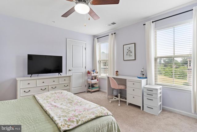 4266 SECRETARIAT ST, Harrisburg, PA 17112