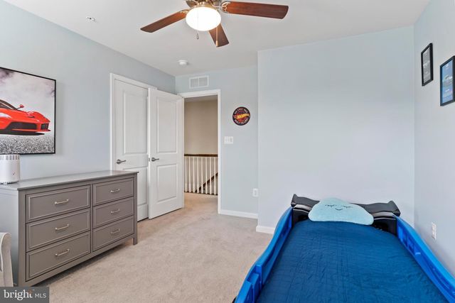 4266 SECRETARIAT ST, Harrisburg, PA 17112