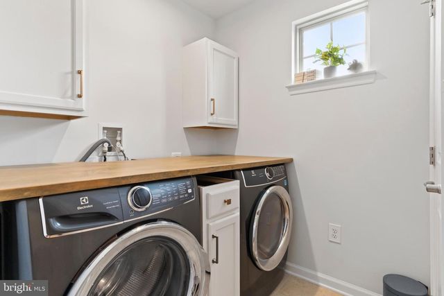 4266 SECRETARIAT ST, Harrisburg, PA 17112