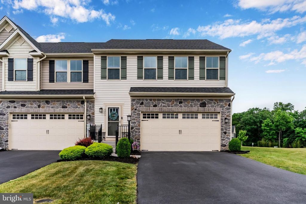 4266 SECRETARIAT ST, Harrisburg, PA 17112