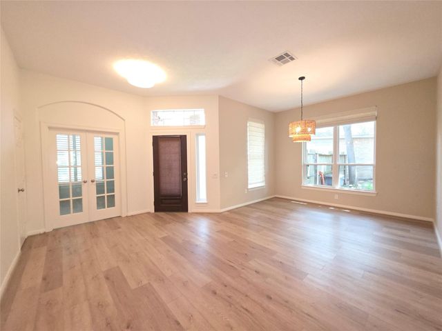 6 Cheshire Glen Court, The Woodlands, TX 77382