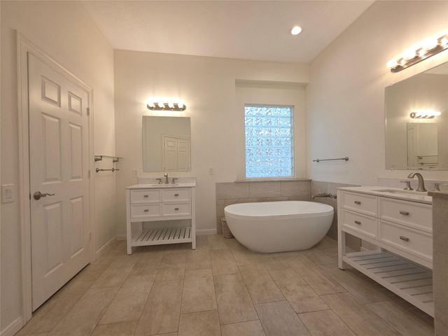 6 Cheshire Glen Court, The Woodlands, TX 77382