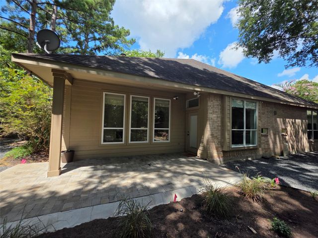 6 Cheshire Glen Court, The Woodlands, TX 77382