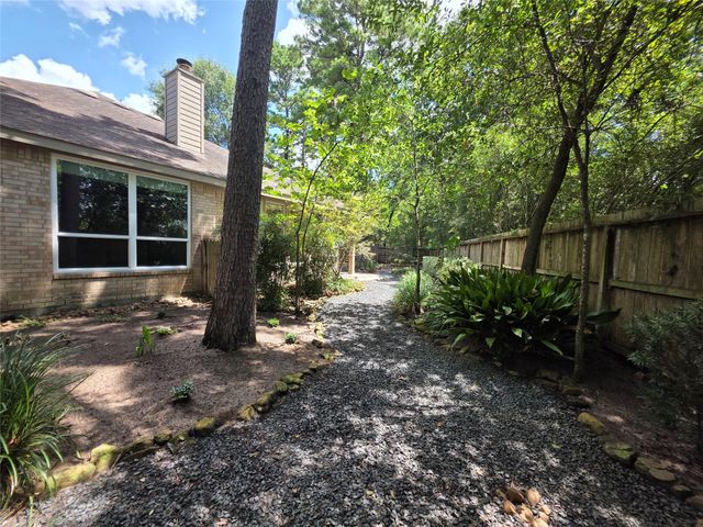 6 Cheshire Glen Court, The Woodlands, TX 77382