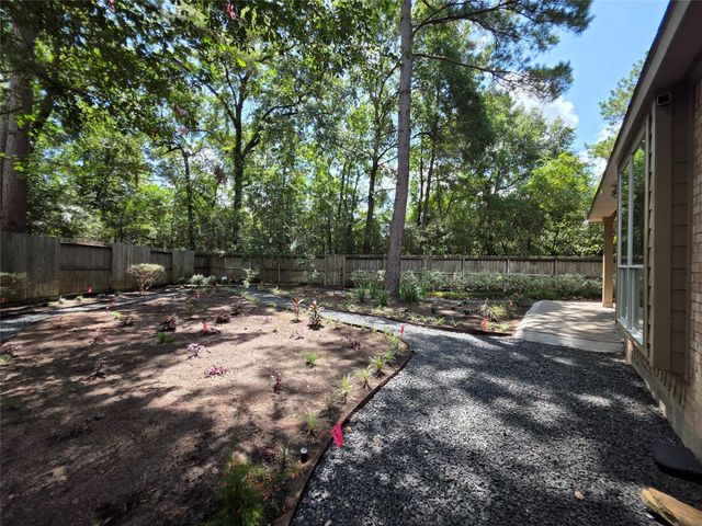 6 Cheshire Glen Court, The Woodlands, TX 77382