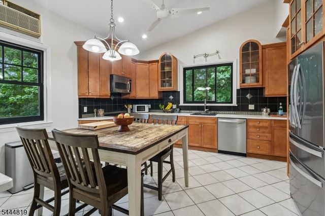 70 Hillside Ave, West Orange Twp., NJ 07052