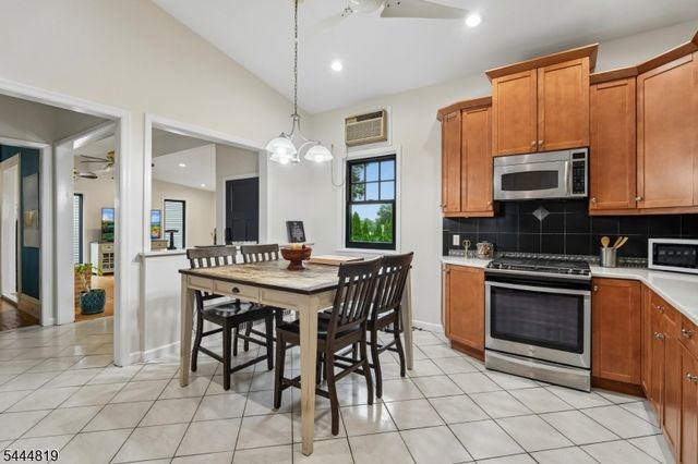70 Hillside Ave, West Orange Twp., NJ 07052