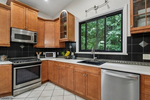 70 Hillside Ave, West Orange Twp., NJ 07052