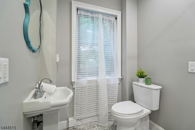 70 Hillside Ave, West Orange Twp., NJ 07052
