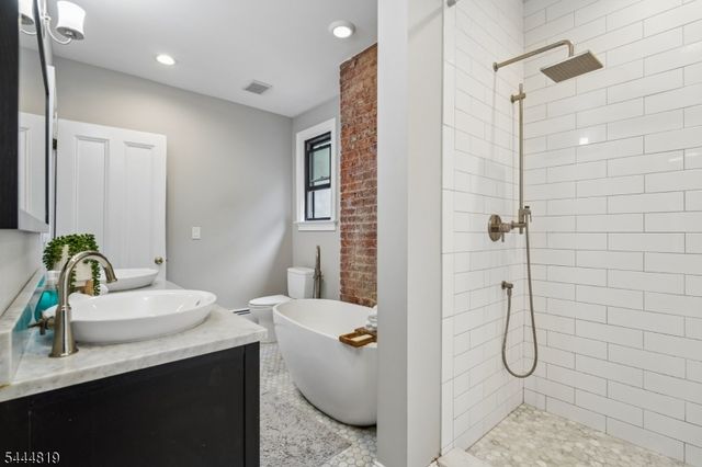 70 Hillside Ave, West Orange Twp., NJ 07052