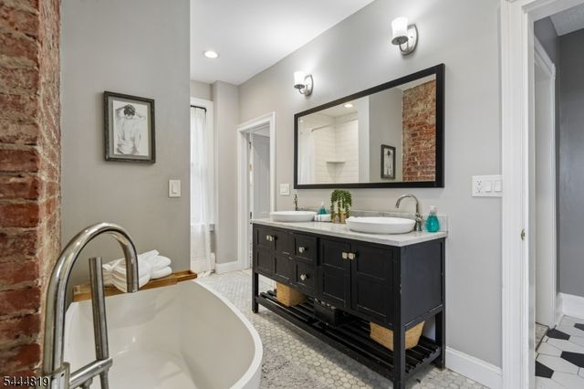 70 Hillside Ave, West Orange Twp., NJ 07052