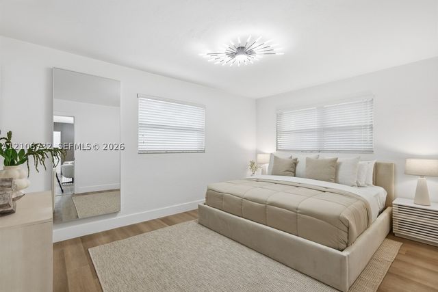 5180 SW 27th Ter, Dania Beach, FL 33312