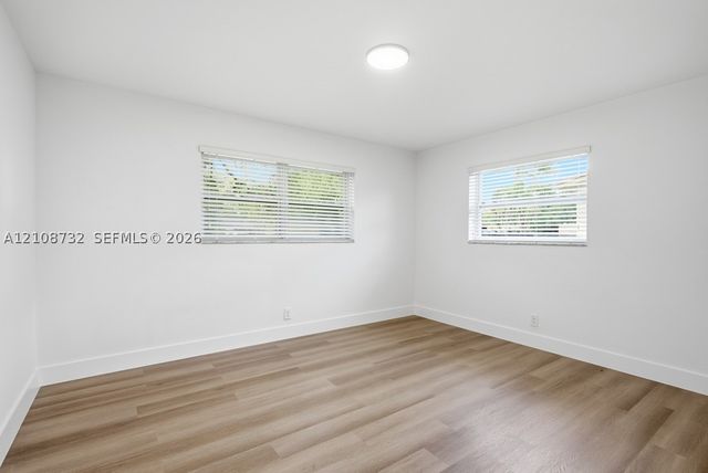 5180 SW 27th Ter, Dania Beach, FL 33312