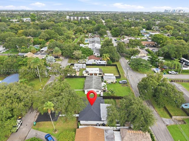 5180 SW 27th Ter, Dania Beach, FL 33312
