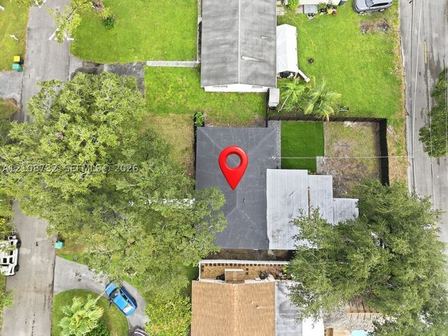5180 SW 27th Ter, Dania Beach, FL 33312