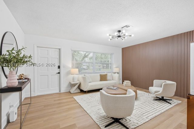 5180 SW 27th Ter, Dania Beach, FL 33312