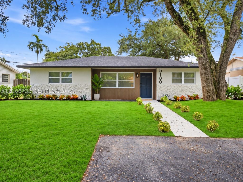 5180 SW 27th Ter, Dania Beach, FL 33312