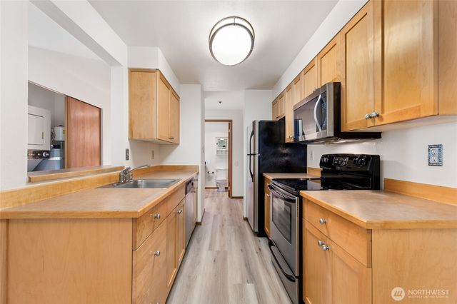 1522 NE 175th Street #403, Shoreline, WA 98155