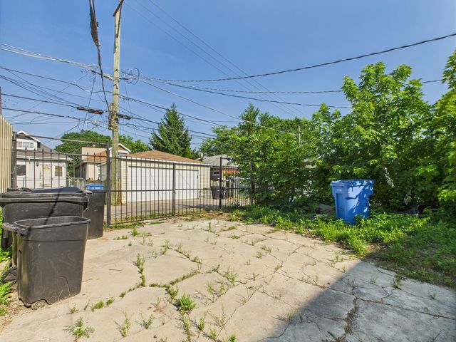 8551 S Ashland Avenue, Chicago, IL 60620