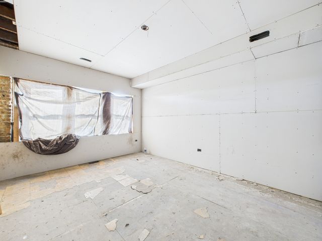 8551 S Ashland Avenue, Chicago, IL 60620