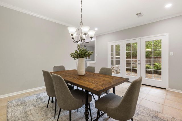 3 S Altwood Circle, The Woodlands, TX 77382