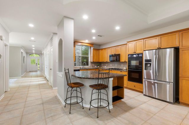 3 S Altwood Circle, The Woodlands, TX 77382