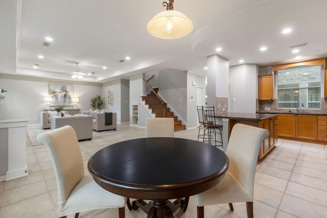 3 S Altwood Circle, The Woodlands, TX 77382