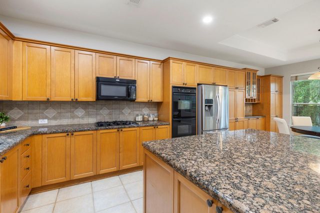 3 S Altwood Circle, The Woodlands, TX 77382