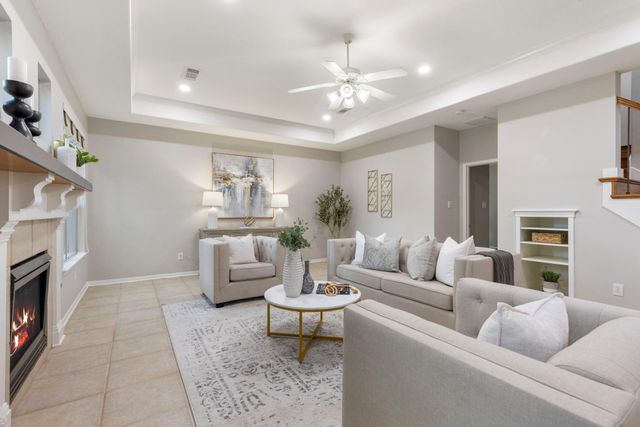 3 S Altwood Circle, The Woodlands, TX 77382