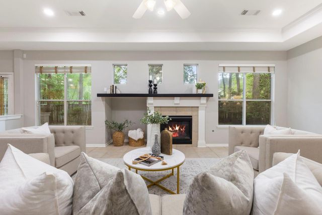 3 S Altwood Circle, The Woodlands, TX 77382