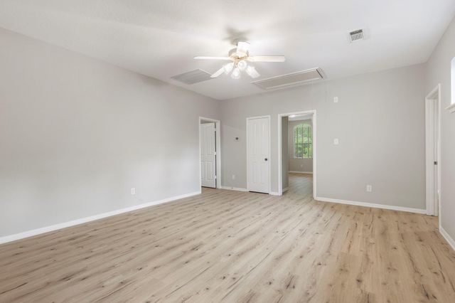 3 S Altwood Circle, The Woodlands, TX 77382