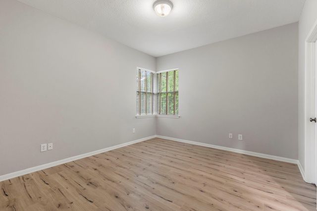 3 S Altwood Circle, The Woodlands, TX 77382