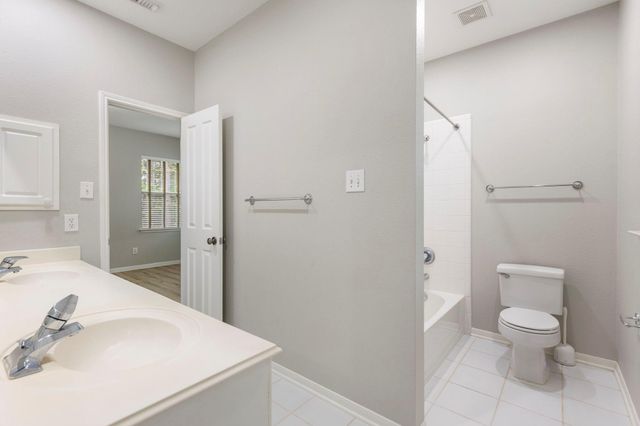 3 S Altwood Circle, The Woodlands, TX 77382