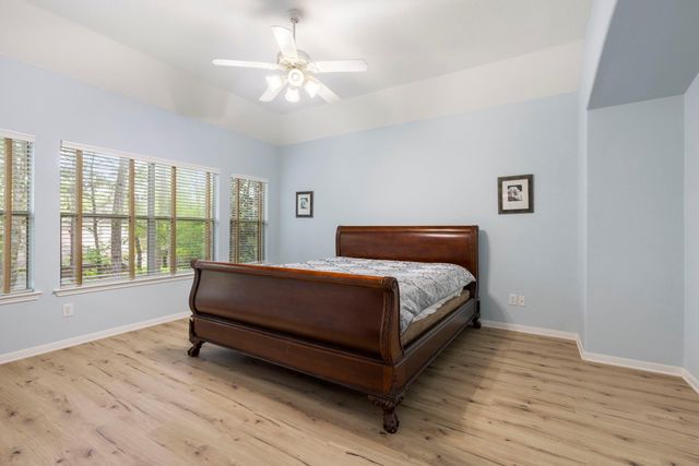 3 S Altwood Circle, The Woodlands, TX 77382