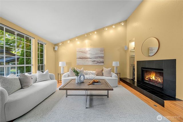 6640 114th Avenue SE, Bellevue, WA 98006