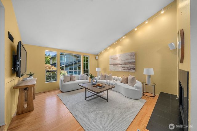 6640 114th Avenue SE, Bellevue, WA 98006