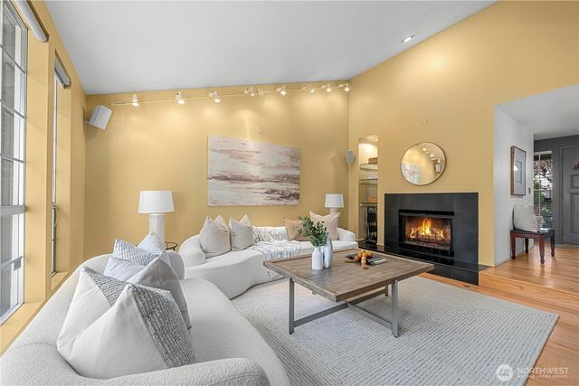 6640 114th Avenue SE, Bellevue, WA 98006