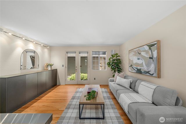 6640 114th Avenue SE, Bellevue, WA 98006
