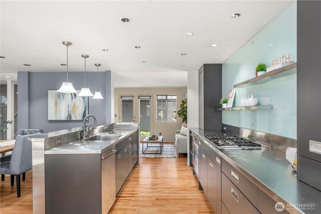 6640 114th Avenue SE, Bellevue, WA 98006