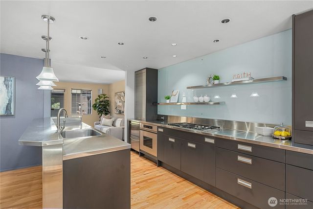 6640 114th Avenue SE, Bellevue, WA 98006