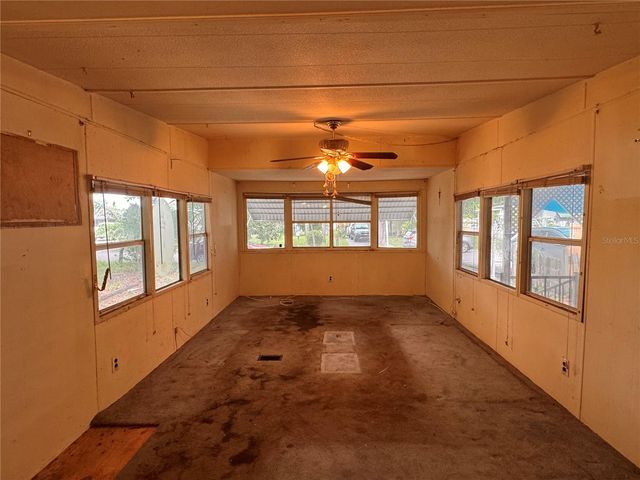 5042 76TH STREET N, St Petersburg, FL 33709