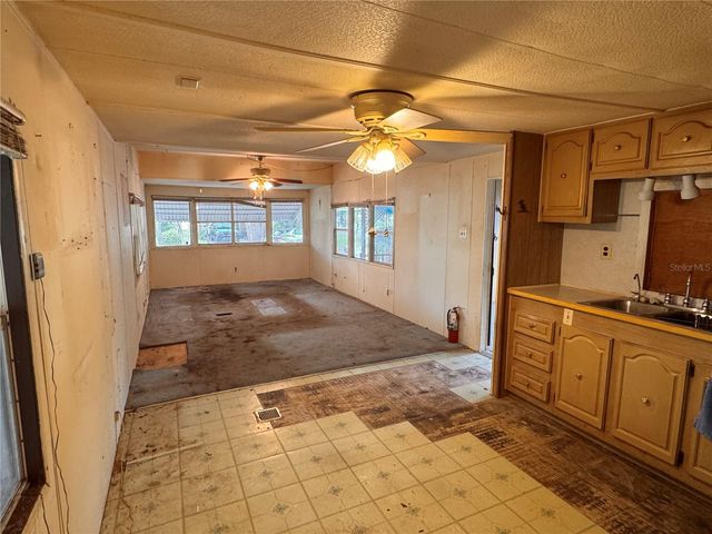 5042 76TH STREET N, St Petersburg, FL 33709
