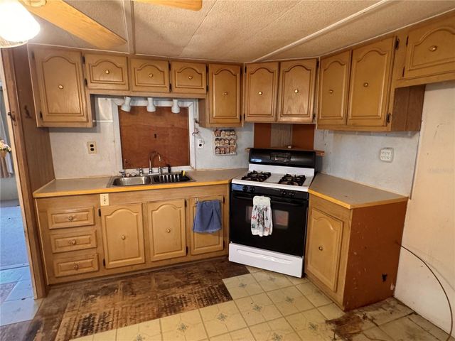 5042 76TH STREET N, St Petersburg, FL 33709