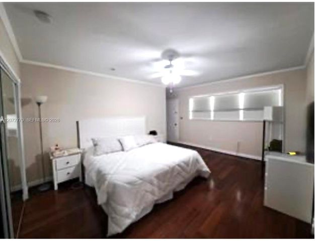 462 Golden Isles Drive 305, Hallandale Beach, FL 33009